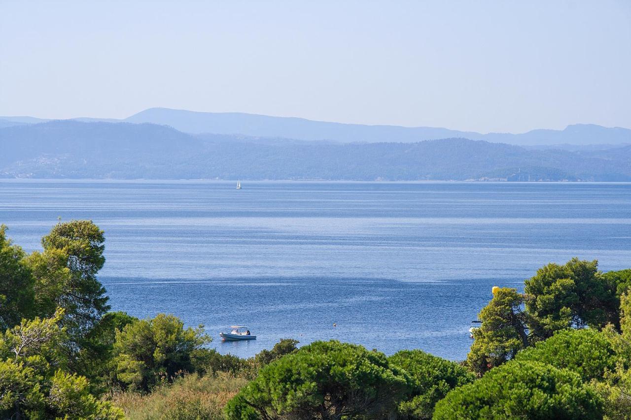 Angelos Studios Vromolimnos Bagian luar foto